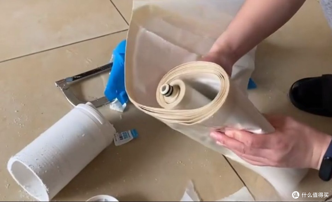 这个就是小米净水器的RO膜，膜片重要，卷膜技术也重要