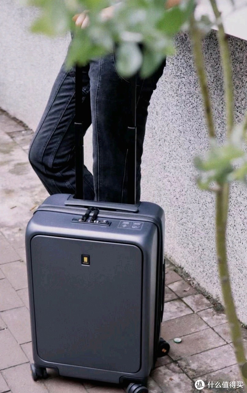 地平线 8 号（LEVEL8）行李箱测评——出行的绝佳伴侣