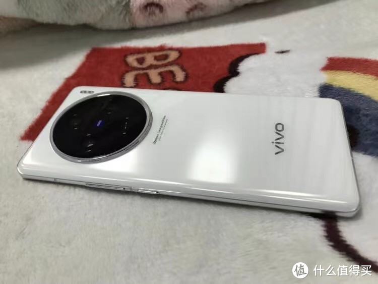 vivo X100迎来大降价：天玑9300+蔡司影像+IP68，16GB+512GB跌至3711元