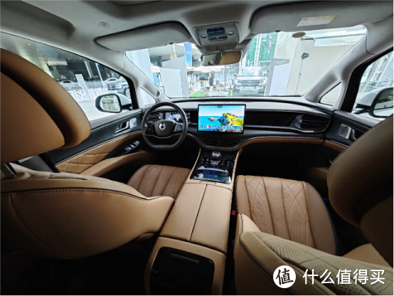 北京车展有点远，苏州车展也能看一看，顺便体验比亚迪智能化街区