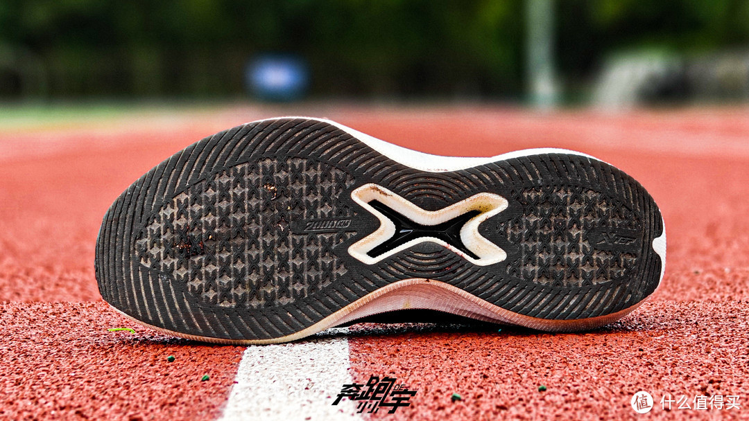 300-400元价位，国产综训跑鞋横向对比测评。