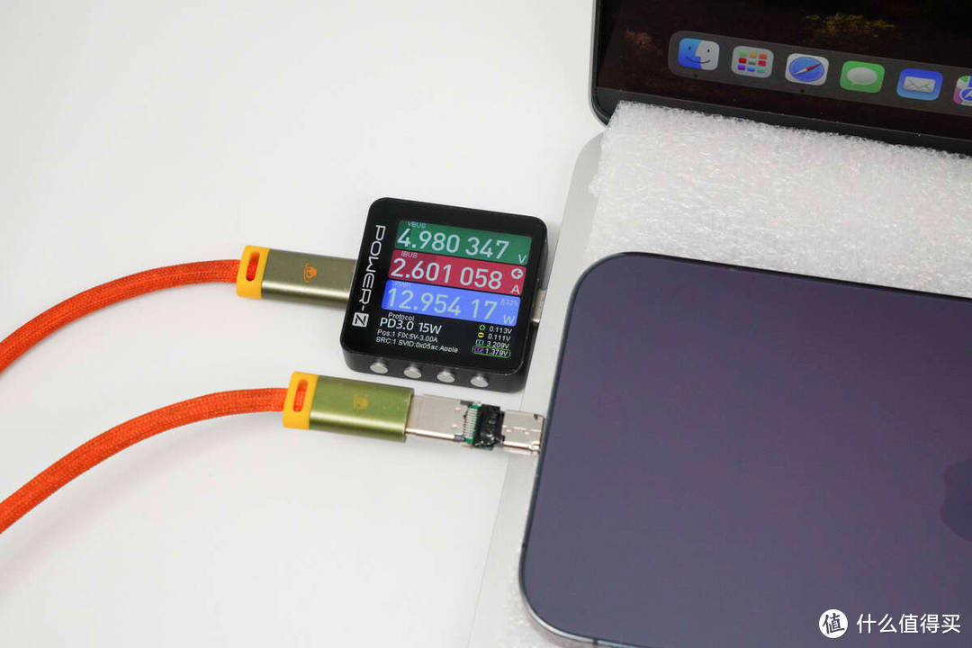 符合苹果MFi认证，充电传输与原装无异，乐联USB-C转Lightning母座评测