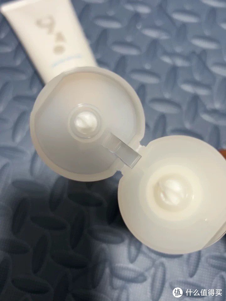 芙丽芳丝氨基酸洗面奶：专为敏感肌打造的护肤新体验