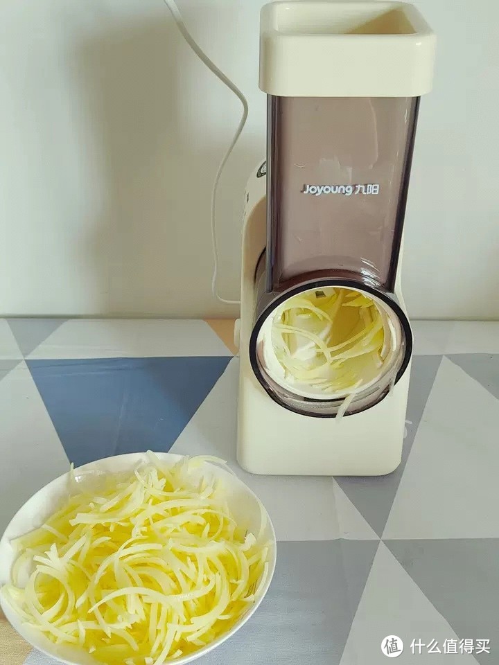九阳电动切菜机：厨房中的切菜神器