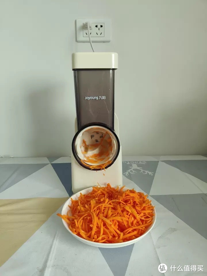 九阳电动切菜机：厨房中的切菜神器