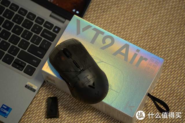更轻更强，可开启OTA型无线8K的雷柏VT9Air游戏鼠标