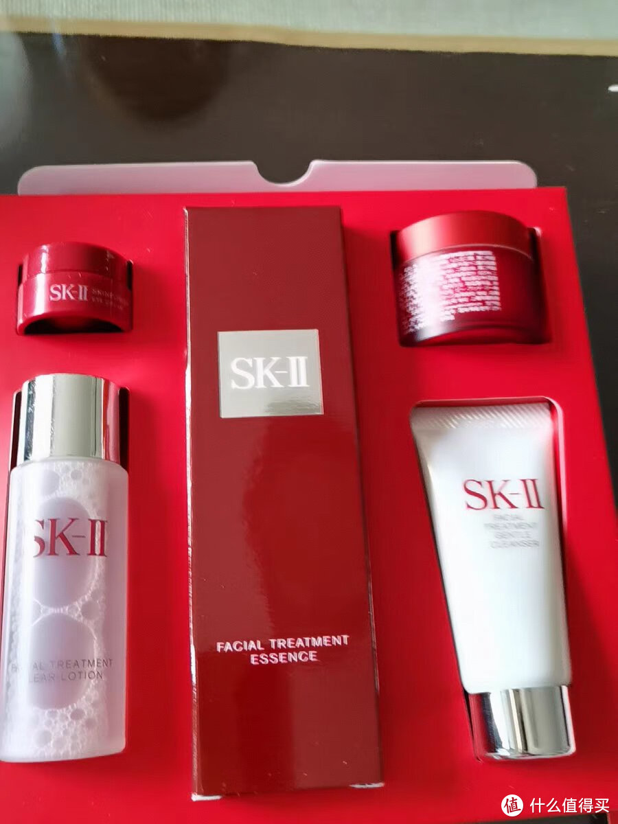 SK-II神仙水精华液套装 —— 至尊护肤礼赞，献给生命中的珍贵时刻