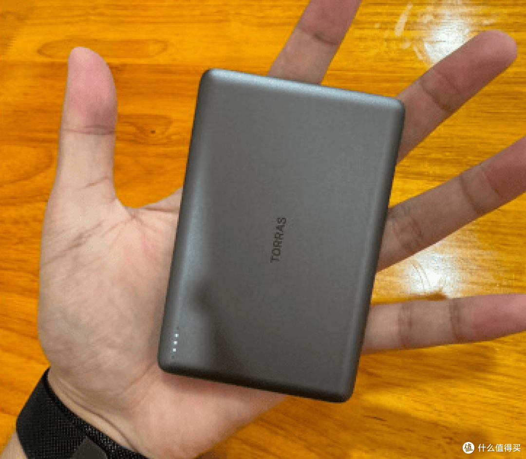 无线充电宝哪个比较好？哪些充电宝牌子比较值得入手？充电宝排名