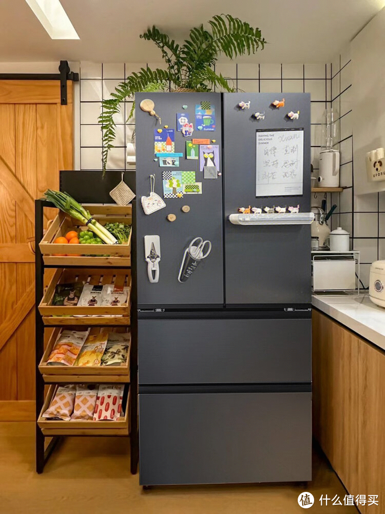 海尔 467L 冰箱，堪称家居生活的卓越之选。