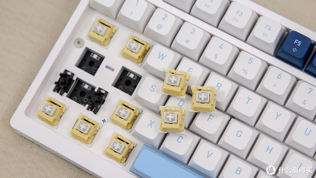 双核更快更稳定，双飞燕FWS300R系列三模键盘简评