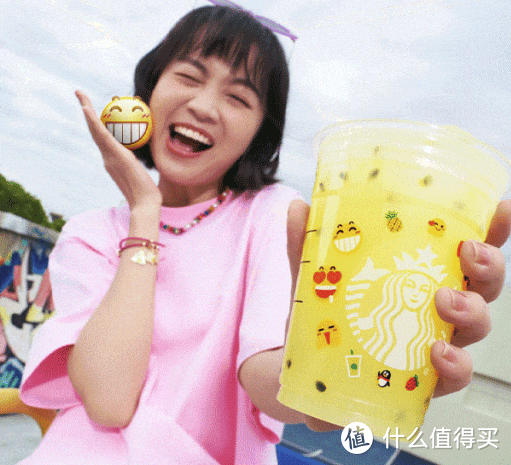 快乐清爽一夏：星巴克 QQ 联名，推出菠萝咛礼生咖新品
