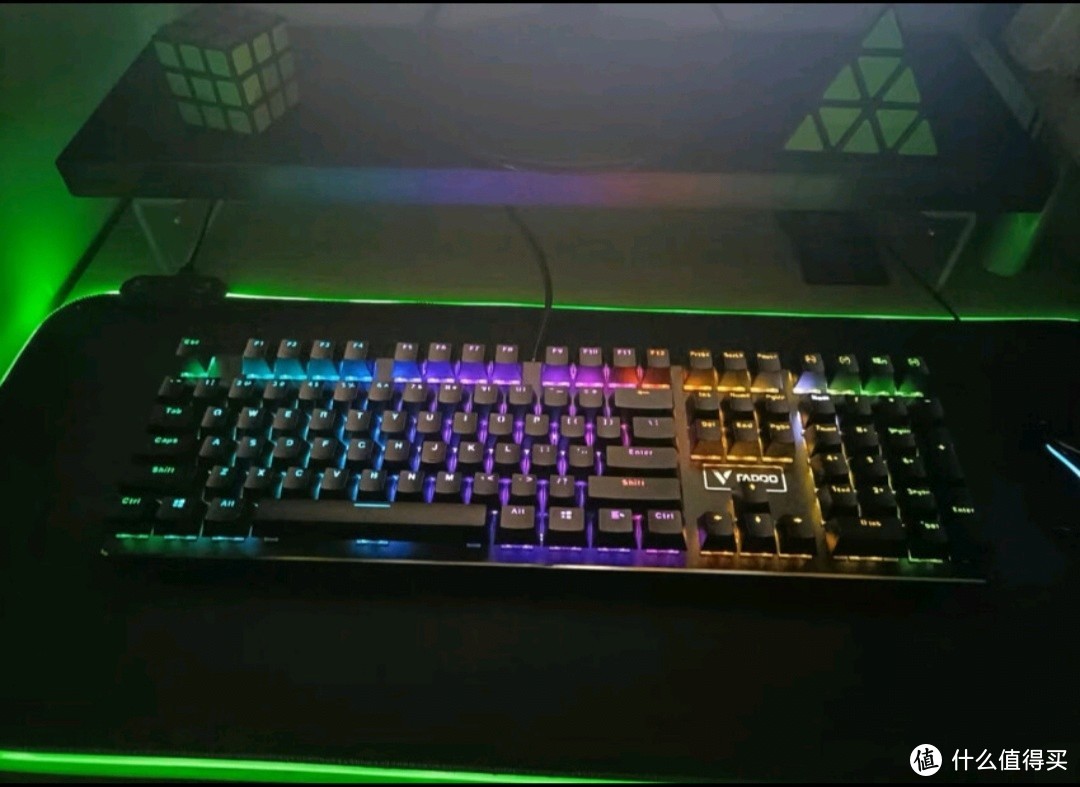 雷柏（Rapoo）V700RGB 合金版机械键盘：电竞玩家的梦幻装备