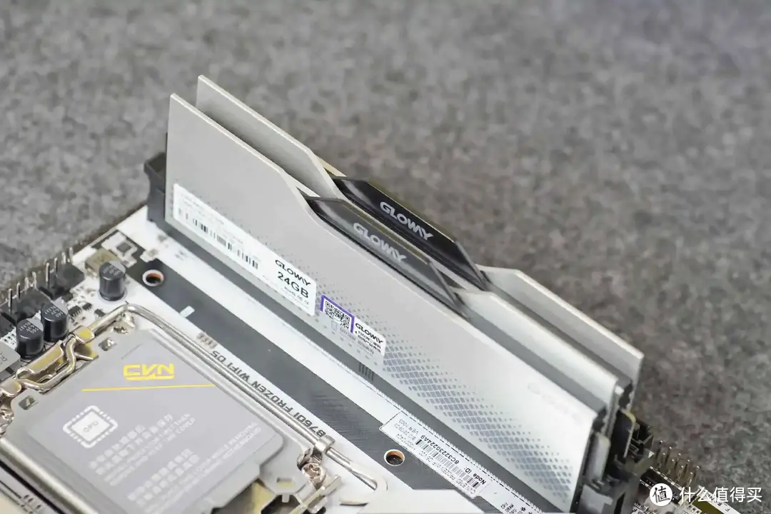 容量性能一步到位，光威龙武24GB*2 DDR5 6400使用测试