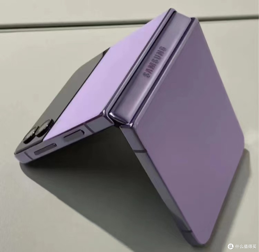 从7499元跌至3848元,ipx8防水 200000次折叠,三星折叠屏售价更亲民