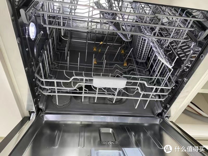 方太洗碗机：厨房清洁的革命者