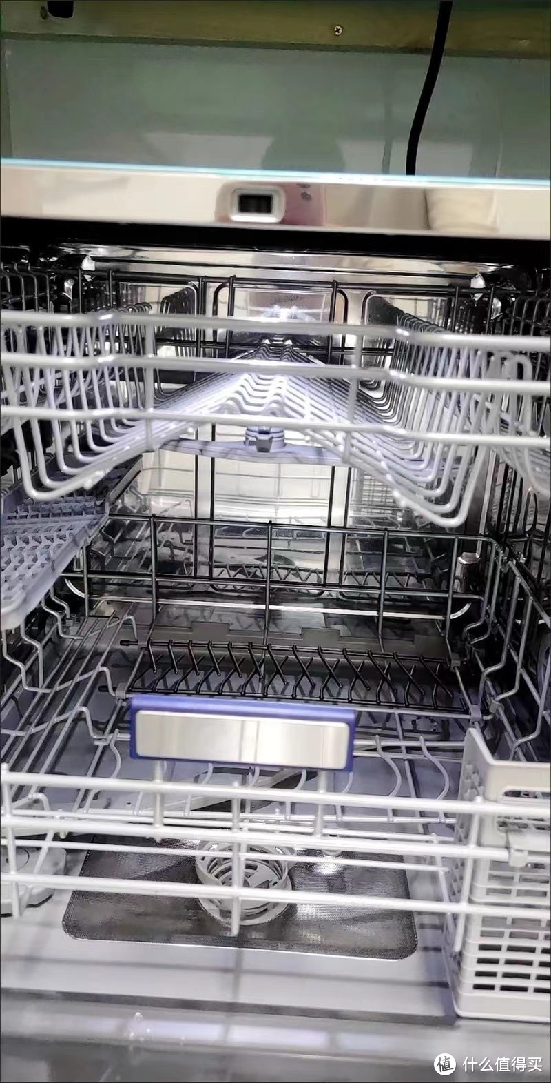 美的洗碗机——厨房清洁的智能伙伴
