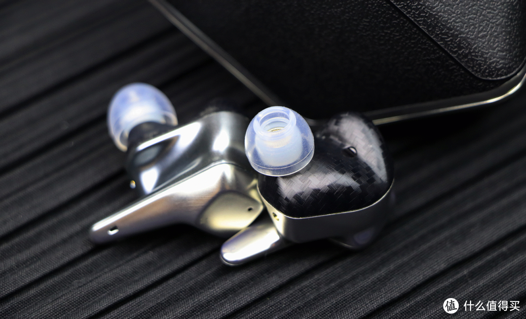 提升蓝牙耳机音质！OMNI耳机套搭配费兰朵、AZ80、AKG N5005评测