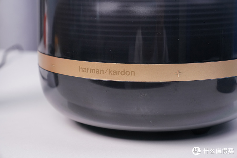 哈曼卡顿无线水晶4墨金版蓝牙音箱评测：大动态超低音，雅致外观美化房间