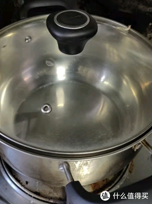 爱仕达C味系列汤奶锅：厨房中的多功能明星