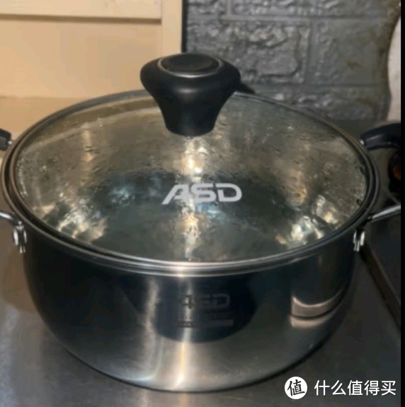 爱仕达C味系列汤奶锅：厨房中的多功能明星