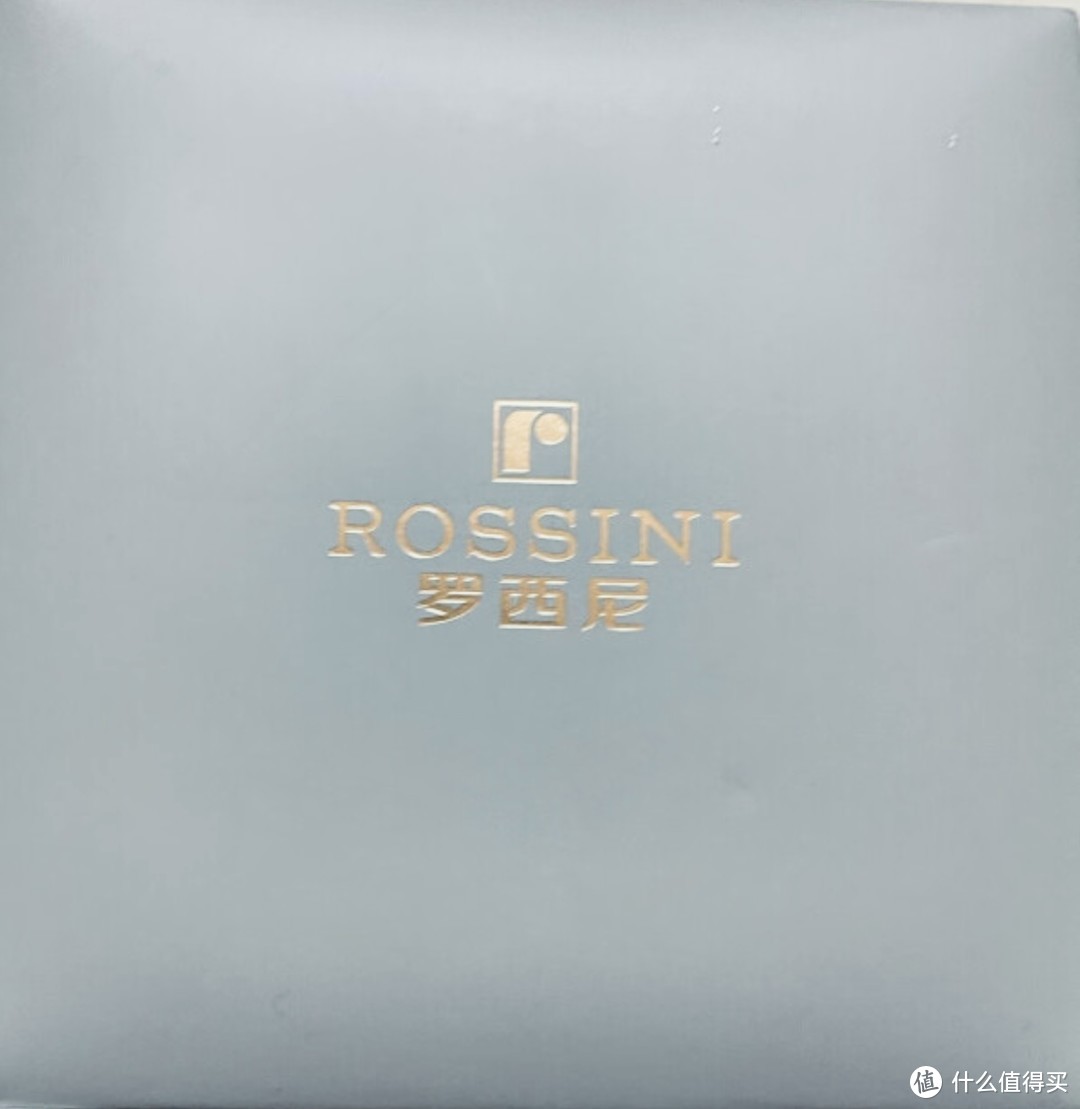 罗西尼黑盘双历钢带表：经典与实用的完美融合