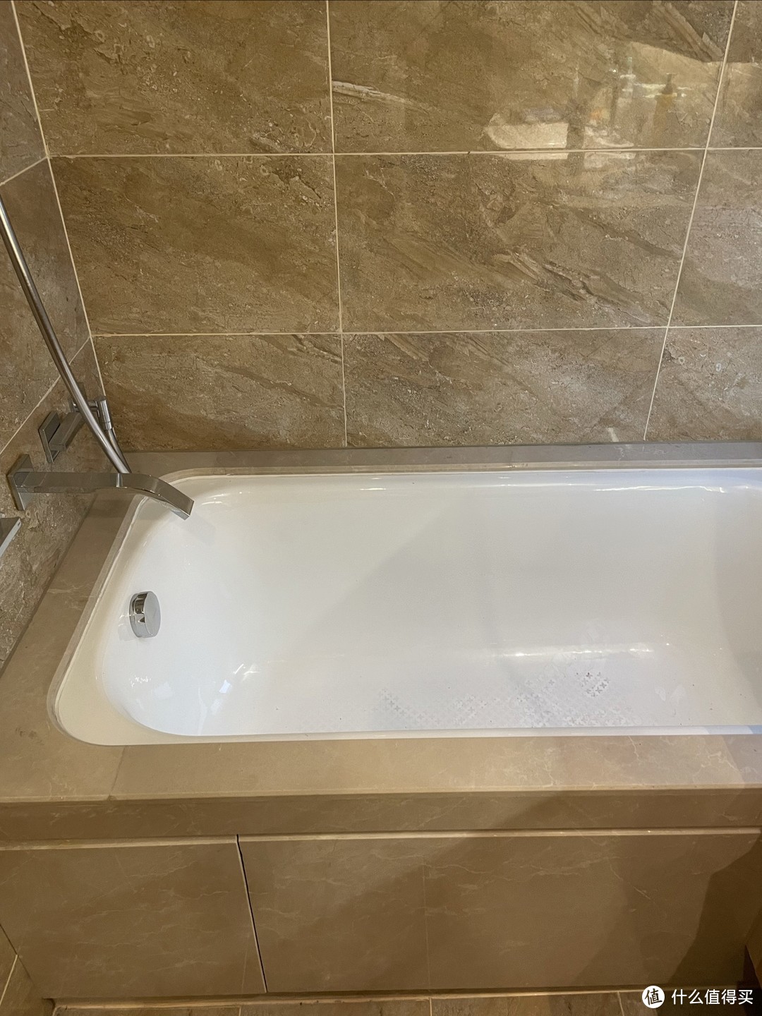 浴缸这种东西可有可无，安上之后就不咋用了，所以装修的时候要避免这种情况发生。