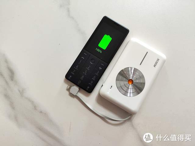 西圣磁吸移动电源苹果手机充电新方式，有线无线磁吸二合一