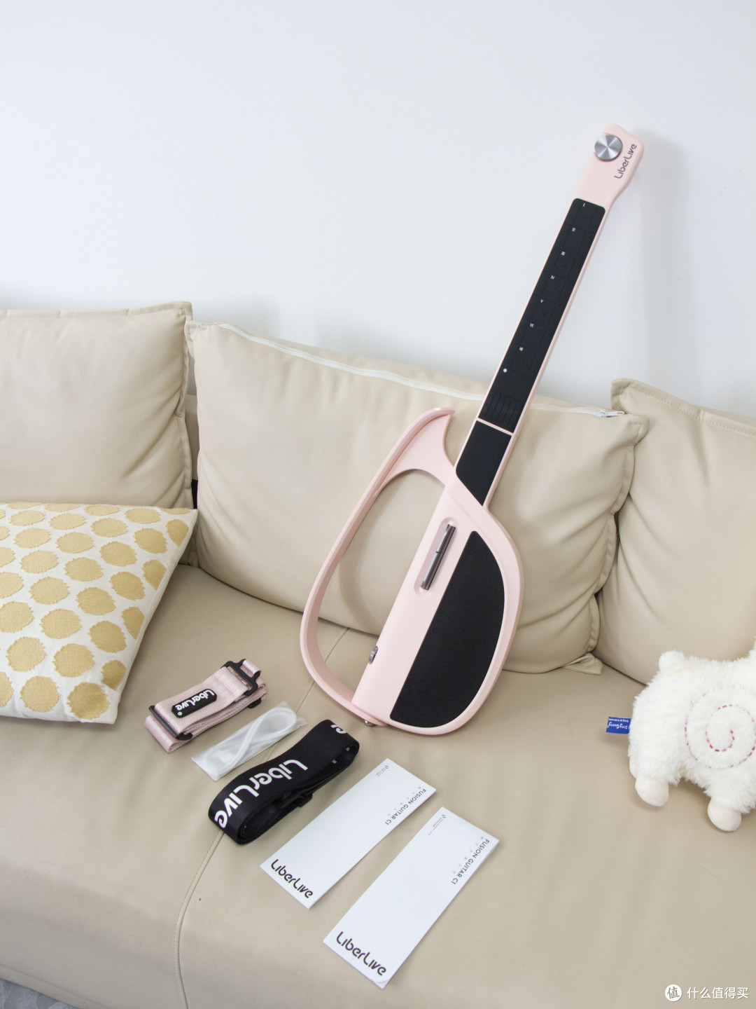 不是现在吉他都进化成这样了无弦自动挡作为小白的我居然也能轻松弹唱