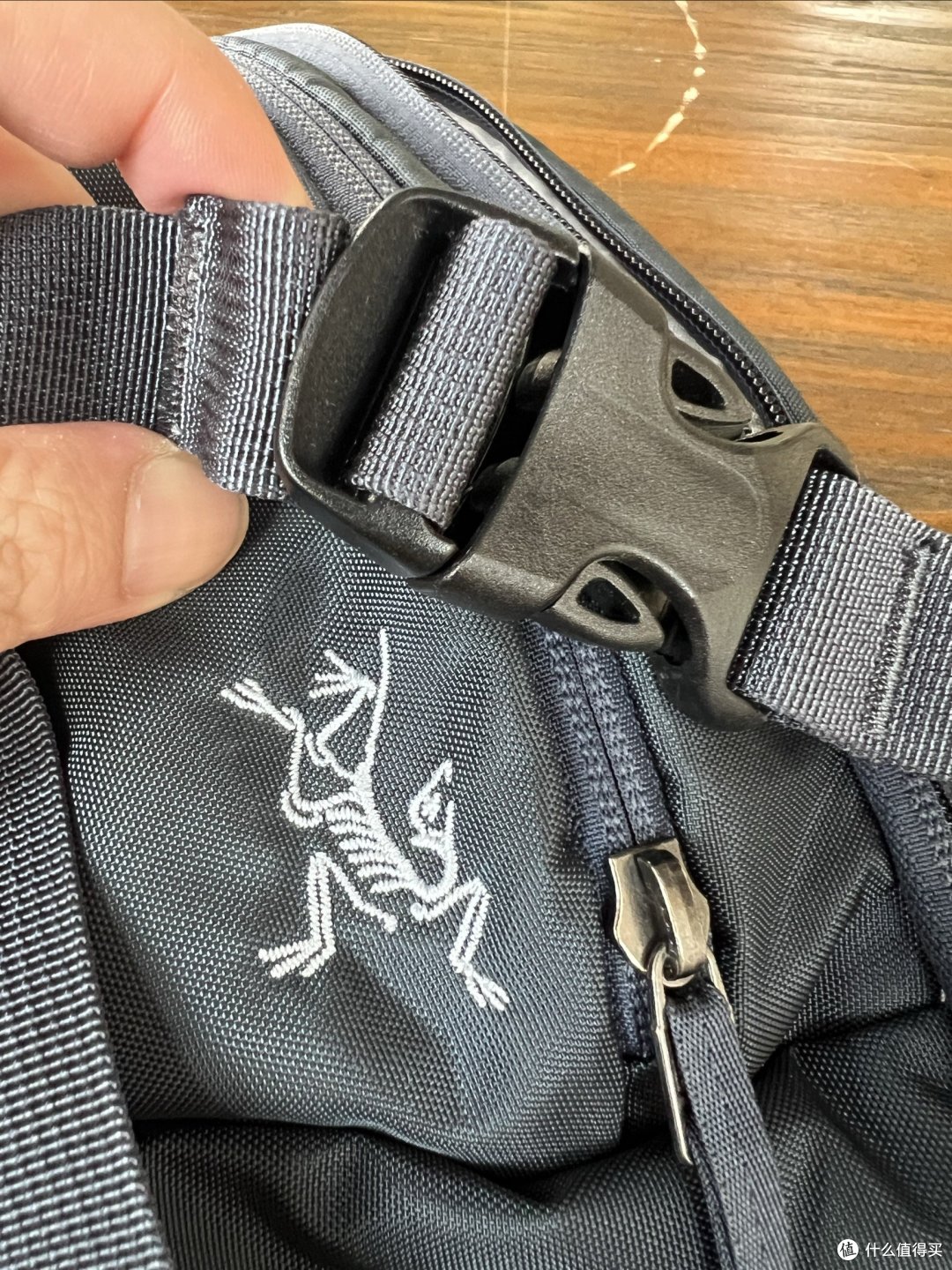 户外运动 篇四十八:2021年双十二买的始祖鸟腰包就花了200元左右