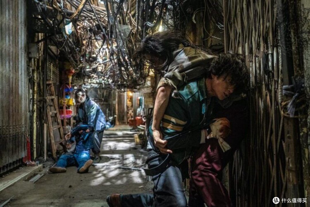 城》:无论哪个方面,都是一部货真价实,其它地方绝拍不出的精采香港