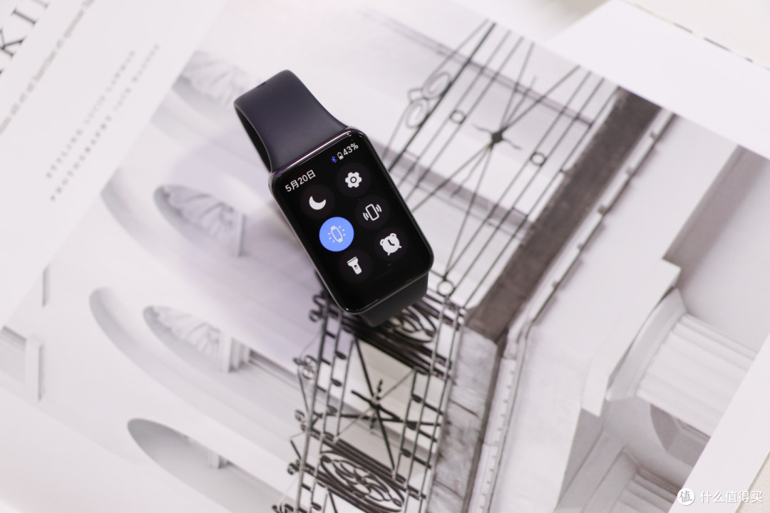 聊聊数码 篇四十六:荣耀手环9体验:全面升级,智能手表平替!