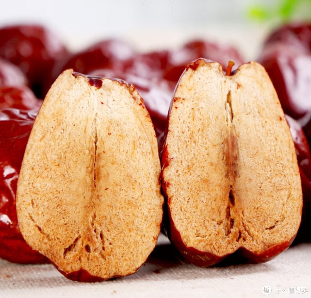 珍佰粮：邂逅新疆的和田红枣，品味自然馈赠的甜蜜！