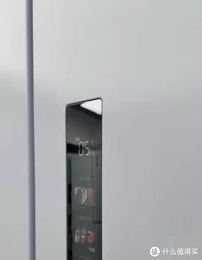     美的M60cm超薄535零嵌入式白色冰箱：家庭生活的理想伙伴