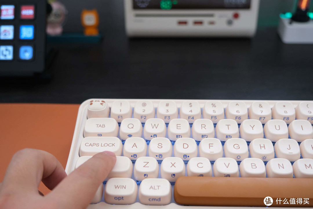 ​​达尔优小方糖机械键盘Z68：潮流与实用的完美结合！