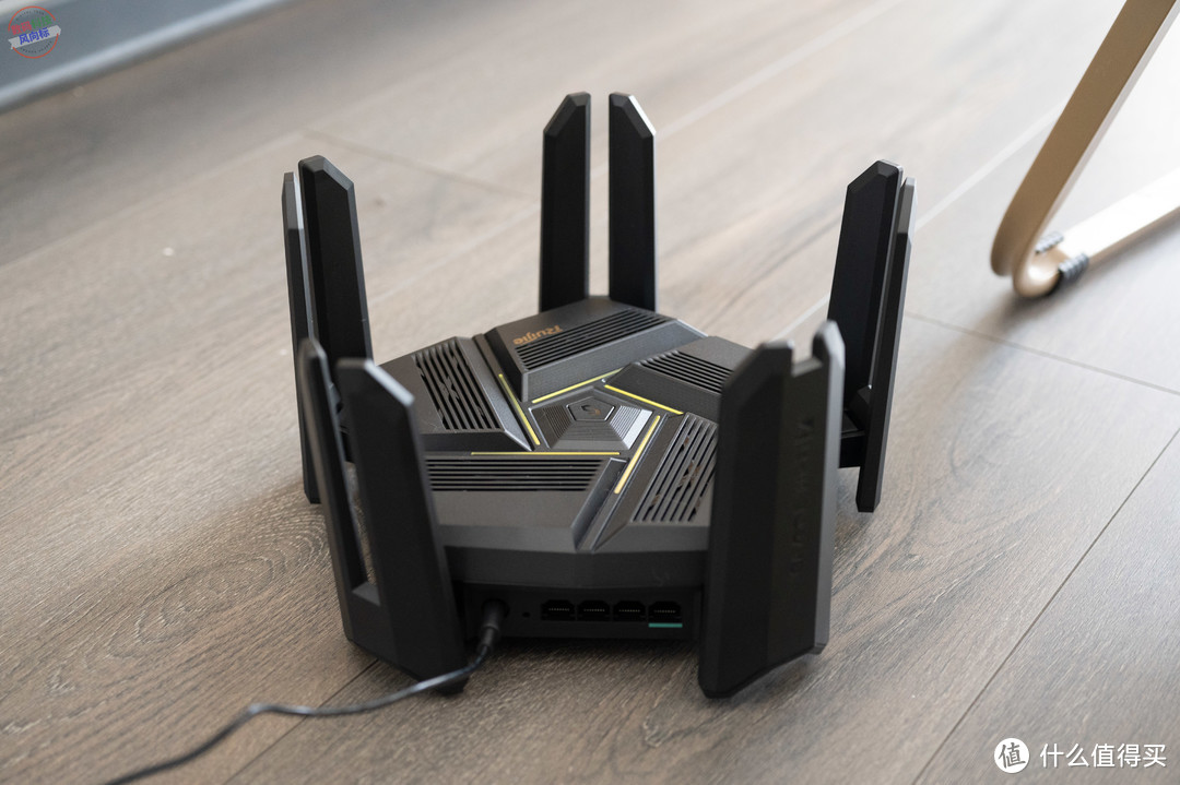 配备一台支持Wi-Fi 7的锐捷天蝎BE72 Pro电竞路由器，享受更丝滑的游戏网络环境