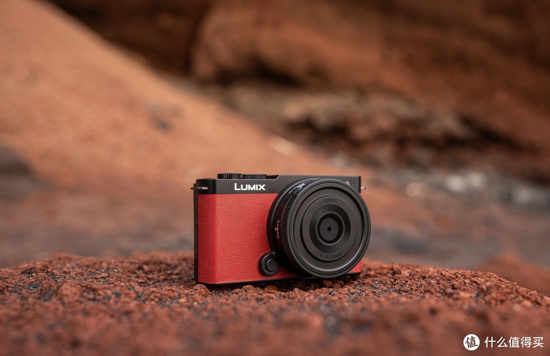 松下新相机Lumix S9已于2024年5月22日正式发布。这款相机是一款紧凑型的全画幅相机
