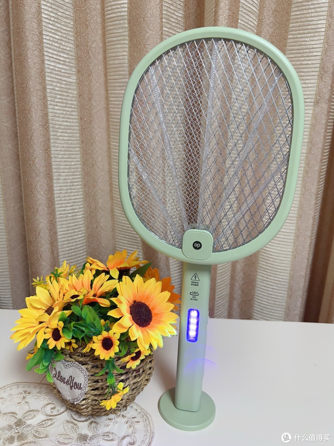 分享最近买的一款非常好用的久量电蚊拍：现代家居的环保灭蚊之道