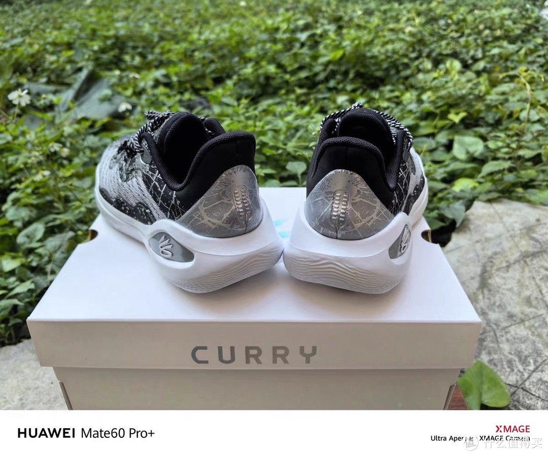安德玛CURRY 11李小龙联名款篮球鞋：传承与创新的完美融合