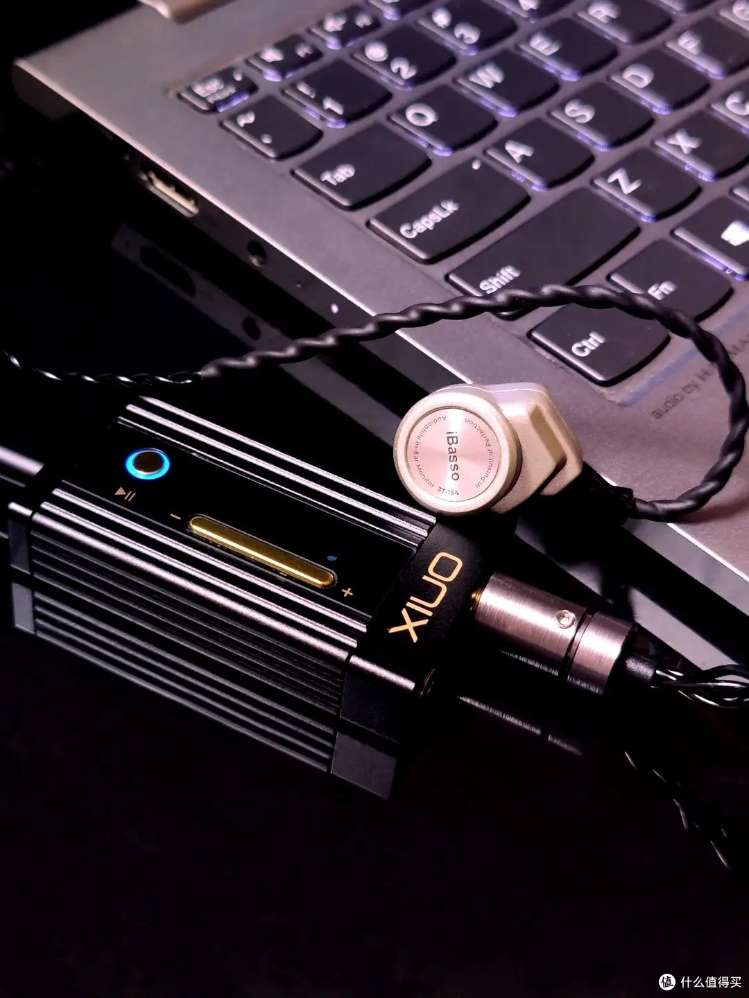 onix alpha小尾巴对比山灵h2便携解码耳放一体机,搭配艾巴索3t-154