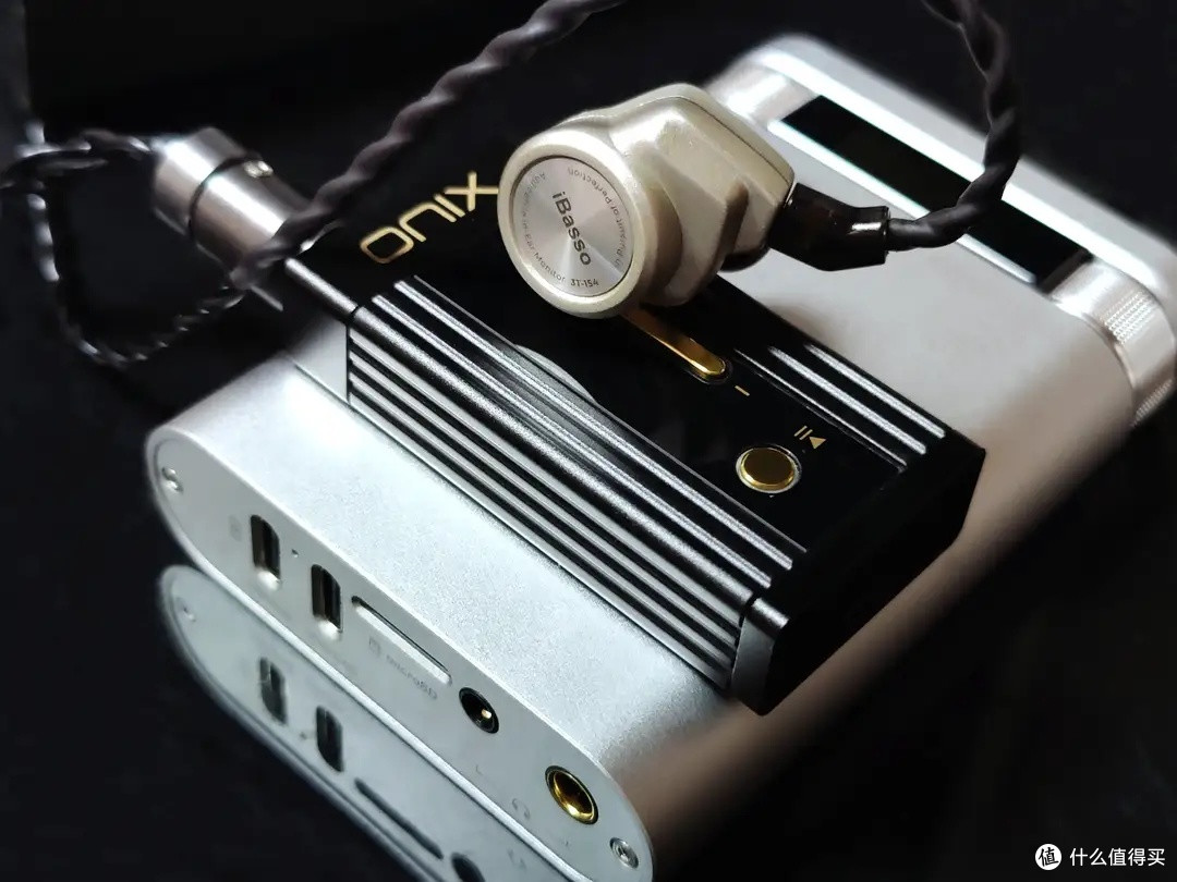 onix alpha小尾巴对比山灵h2便携解码耳放一体机,搭配艾巴索3t-154