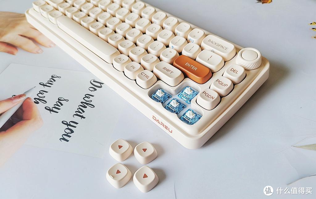 颜值在线又好用键盘推荐：达尔优小方糖Z68无线办公机械键盘！