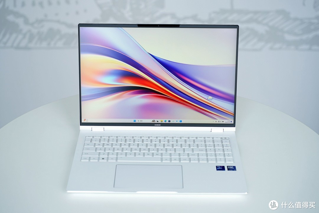 内行评测：大屏幕长续航的酷睿Ultra笔记本，荣耀MagicBook Pro 16上手