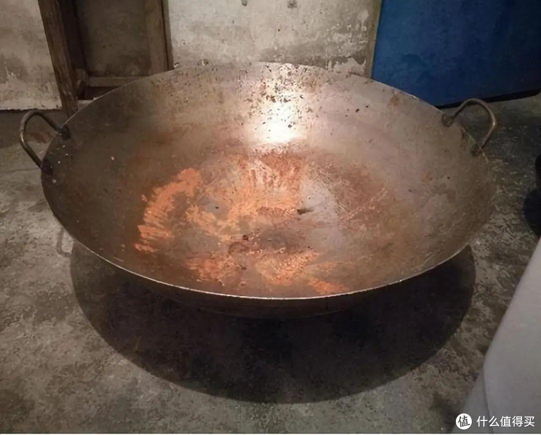 这种锅会释放“重金属”，堪称“夺命锅”，千万别买回家用！