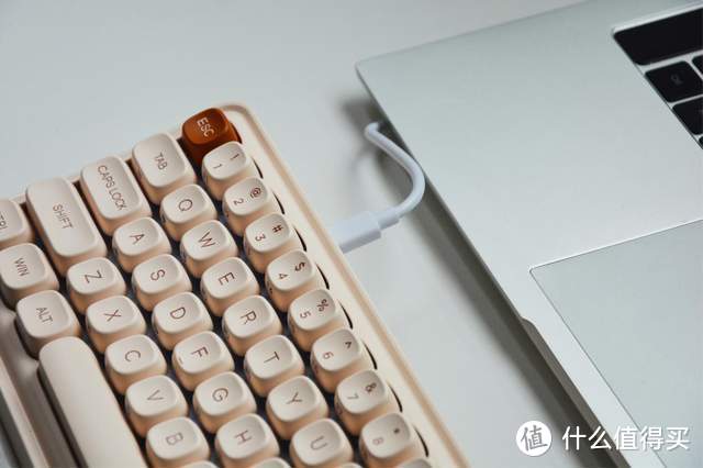可闭眼入的“小可爱”，达尔优小方糖Z68三模机械键盘体验