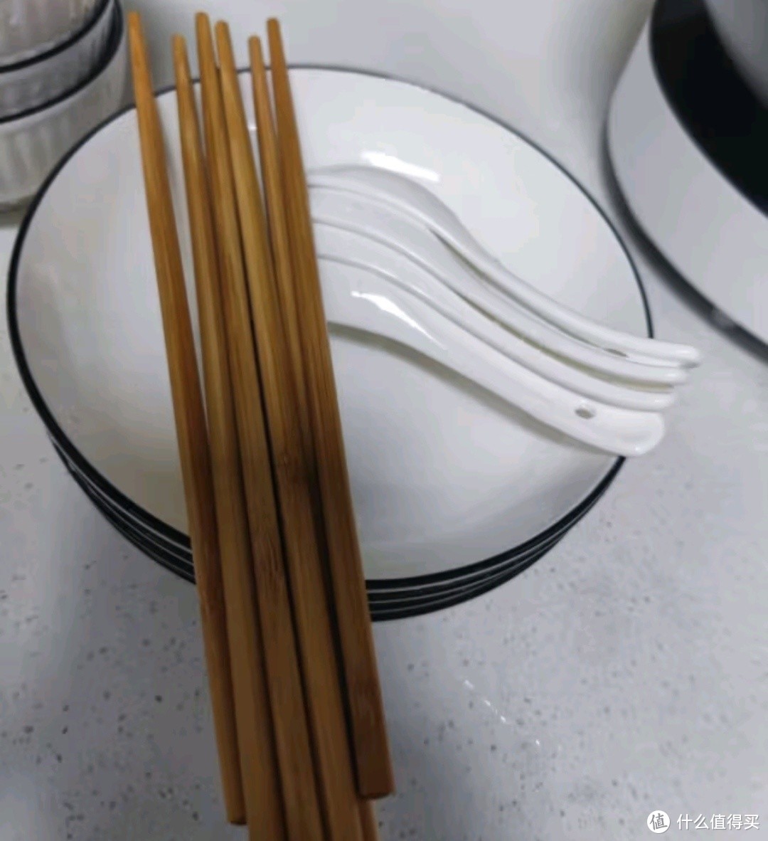 京东京造陶瓷餐具套装：简约而不简单的日常用餐体验