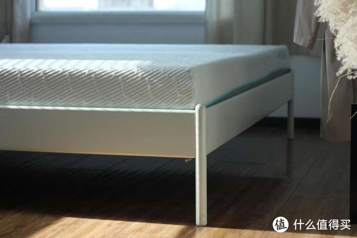 618床垫推荐|预算3000，有哪些靠谱床垫可以选择？白色光年M1真实使用体验！