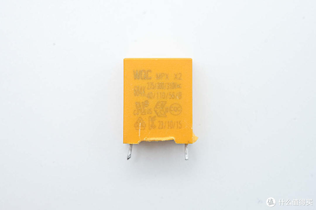 拆解报告：belkin贝尔金200W四USB-C口氮化镓桌面充电器WCH015