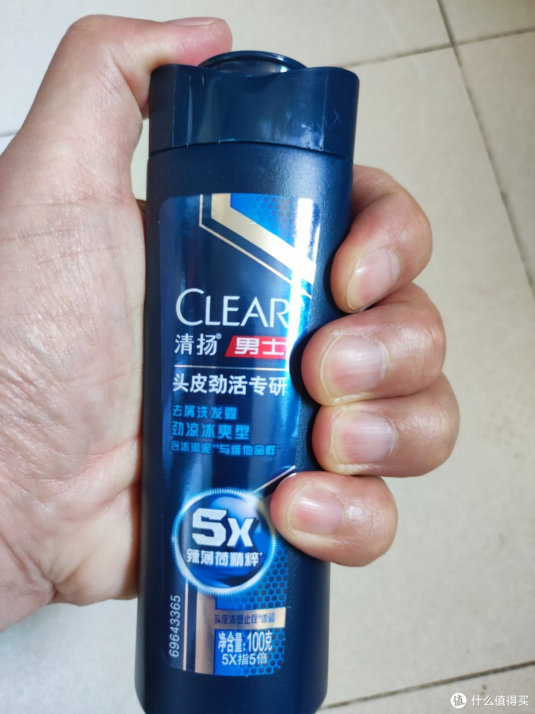 清扬男士头皮劲活专研去屑洗发水100g：洗发效果与便携性的完美融合