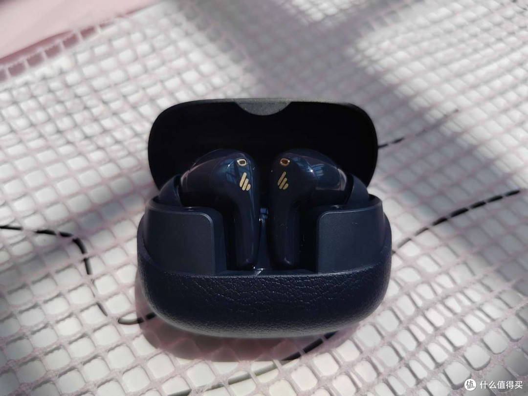 轻巧便携,音质卓越:漫步者fitbuds pro耳机体验测评