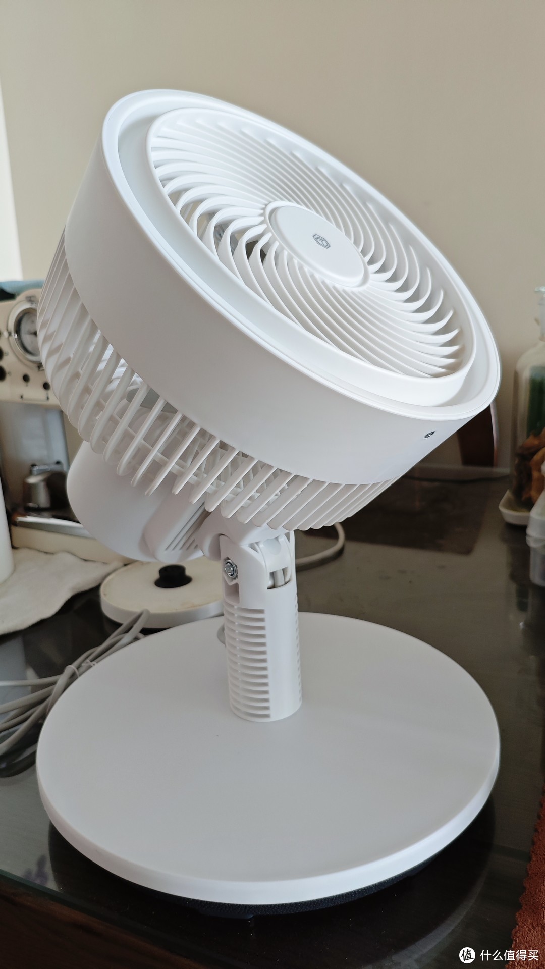 京东京造3d摇头空气循环扇:家用落地电风扇的轻音大风力体验